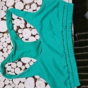 Alo yoga scoop neck sweatshirt bra